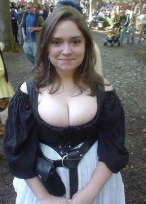 foto amatoriale Tight cleavage