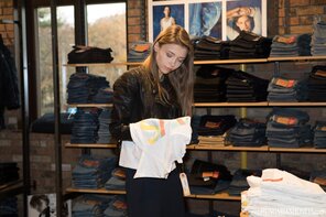 Suggestive Mila Azul – Mila Azul Shopping, Back For More (HungarianHoneys) (Nubiles) – 179 pics