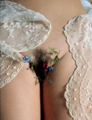 amateurfoto Kate Moss goes nude for BeCool magazine October 2017