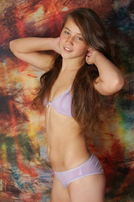 22Yr trixie hurtzs (122)