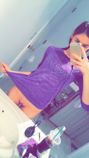 zdjęcie amatorskie Purple Selfie Pink Arm 