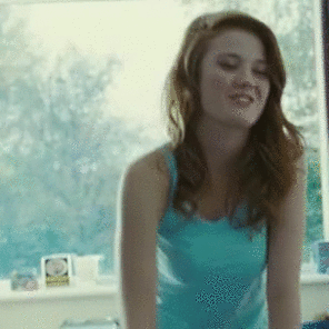 Adorable Amy Wrenâ€™s fantastic reaction after flashing her boobs 