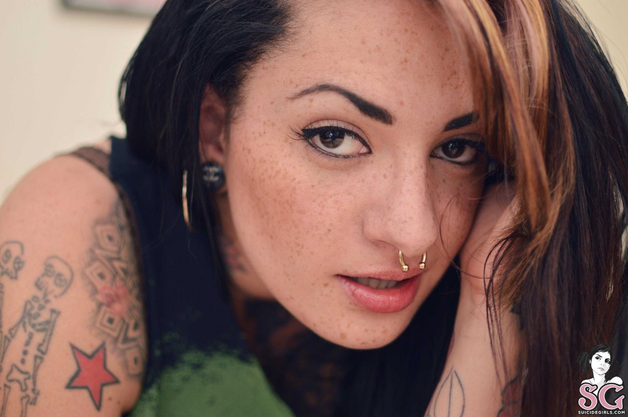 amateur photo 1000156189