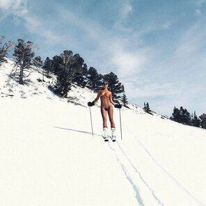 amateur pic Ski Naked