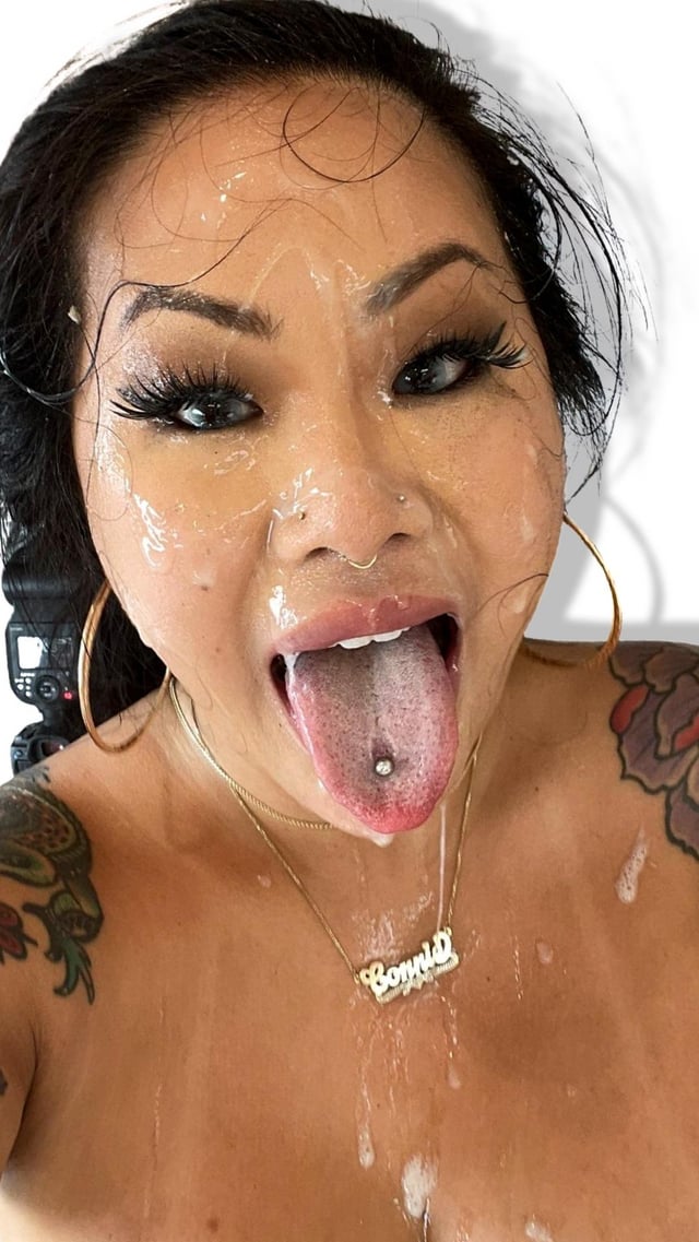 amateur photo connie-perignon-v0-1gnssm3t5t1c1