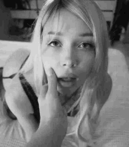 amateur photo Tumblr_l_1449978194673174