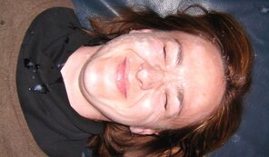 amateur pic Laughing-While-Taking-A-Cum-Facial-29-752x440