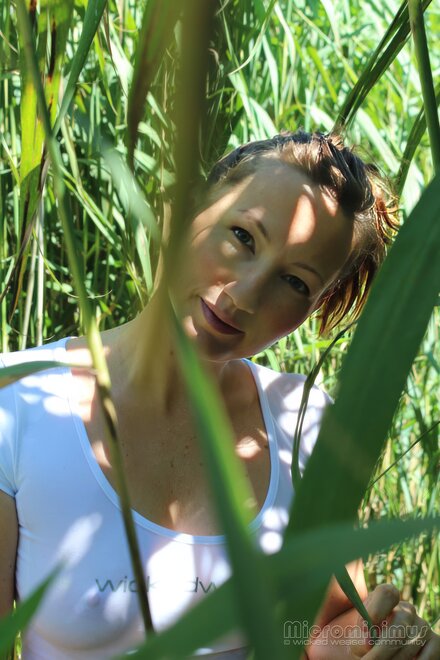 WhiteTee-008-topaz-faceai-enrich-3.1x