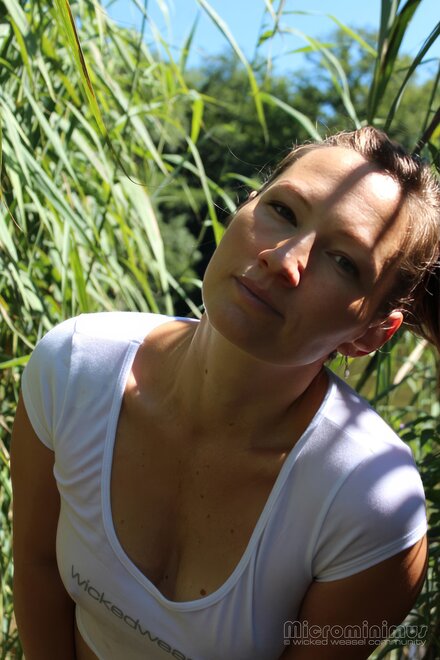 WhiteTee-010-topaz-faceai-enhance-three.1x