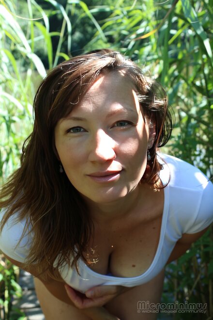 WhiteTee-019-topaz-faceai-boost-3.1x