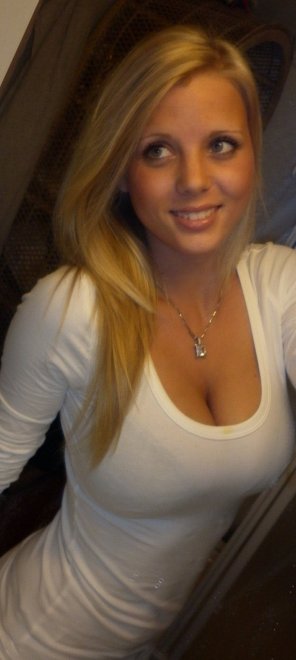 amateur photo Blonde in White