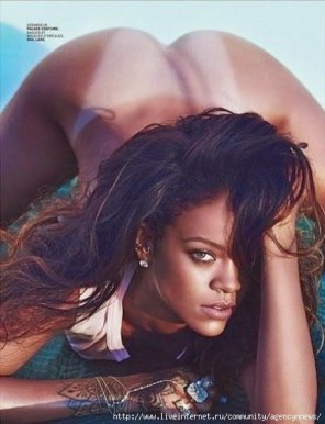 zdjęcie amatorskie Rihanna Going Ass Up