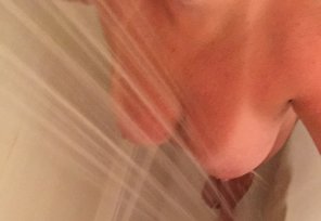 photo amateur Shower and Tanlines!
