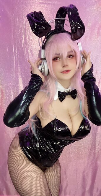 Punk Macarroni - Super Sonico Bunny Suit (2)