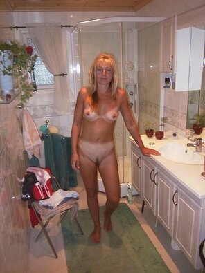 Adult Video - Rate my wife naked body Huge women having sex