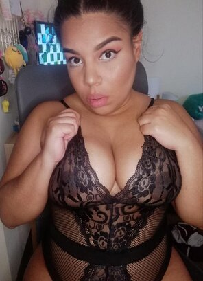 photo amateur Just feeling myself in this outfit... You like it papi?