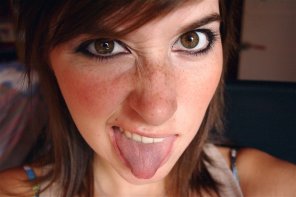 zdjęcie amatorskie Face Tongue Hair Nose Lip Mouth 