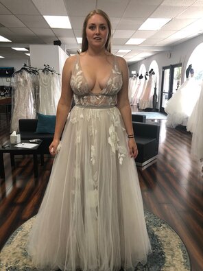 amateur pic Dress shopping