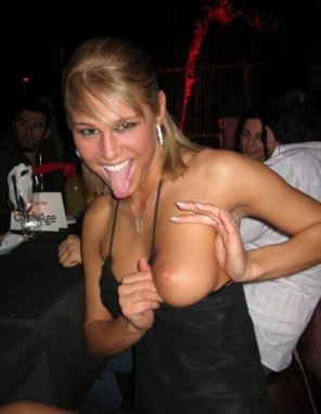 amateur pic Blond Mouth Fun Party 