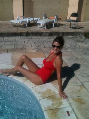 foto amadora PictureMermaid at a pool