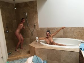 amateurfoto Shower and a bath