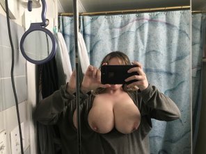 zdjęcie amatorskie Mirror boobs