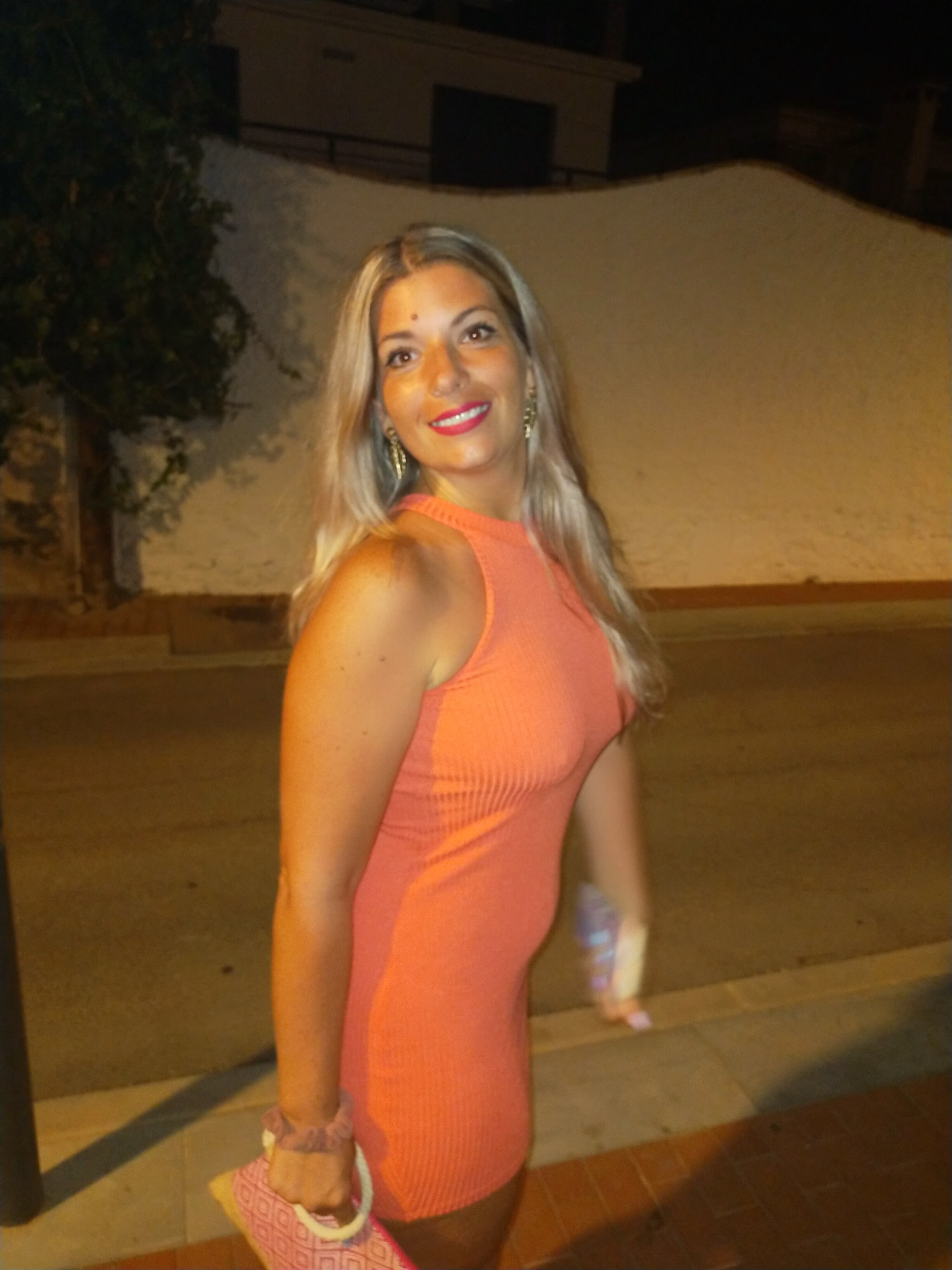 amateur photo 566850183