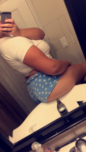 amateur photo thickass 18yo wondering if its too early for cake :) pm if u like