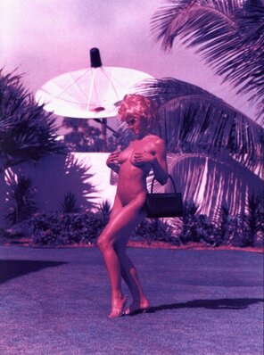 foto amadora Madonna-nue-bronzée-761x1024