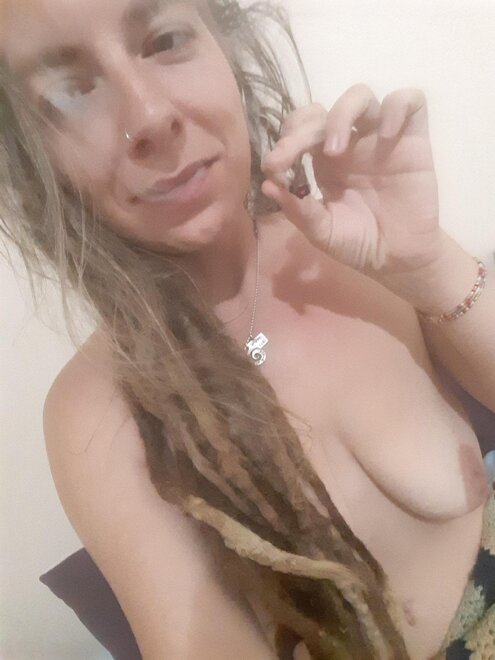 [F]irst time here, I love getting high and being kind!