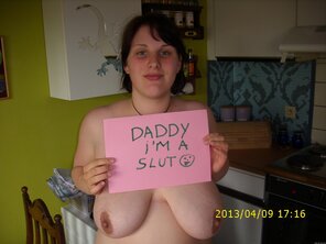 amateur pic Girls Holding Signs