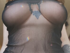 zdjęcie amatorskie do you like my nipples in mesh? ðŸ˜ˆ
