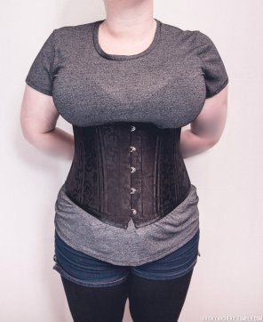 zdjęcie amatorskie my [w]ife in her new corset