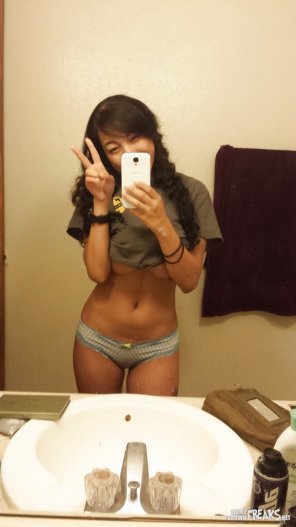 foto amatoriale Sexy asian underboob