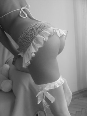 foto amateur White Stockings, Short Skirt