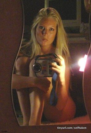 zdjęcie amatorskie Selfshot_mirror00193