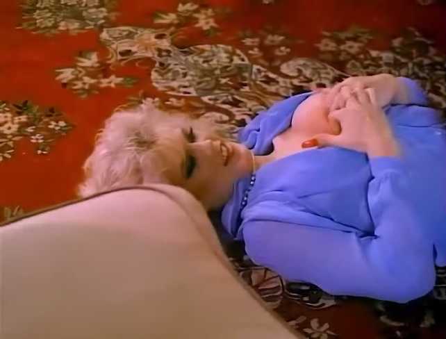 amateur photo Amber Lynn in Blue_0.01.30.00