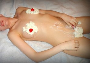 amateurfoto I wish this whipped cream was your cum...