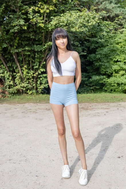 MetArt_Sultry-Stretch_Bernie_high_0002