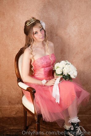 amateurfoto Belle-Delphine-Nude-Pink-Prom-Dress-Onlyfans-Set-Leaked-47