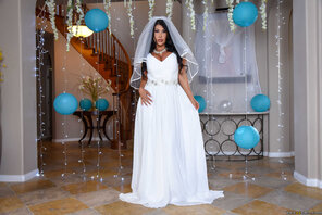 Hot AUGUST TAYLOR – CATCH THE GUTER BELT OF BRIDE – 678 pics