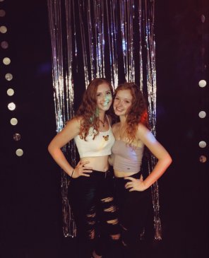 amateur pic Pick a ginger, left or right?
