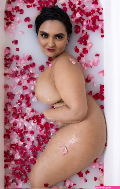 srishti-b-nude-0
