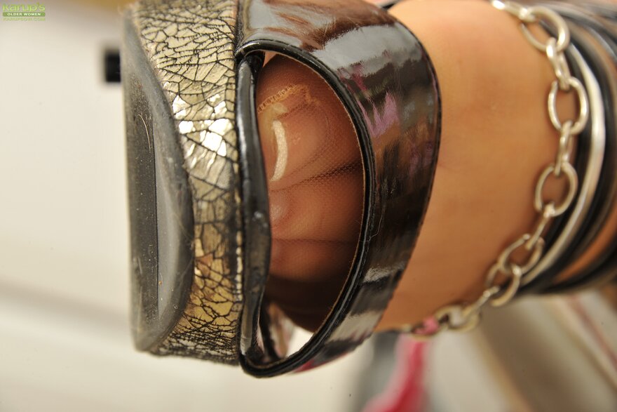 nikki_daniels-4-3000-155