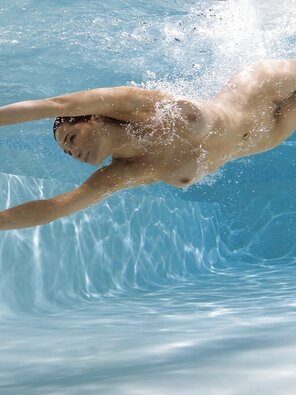 amateur-Foto underwater hotties vol1