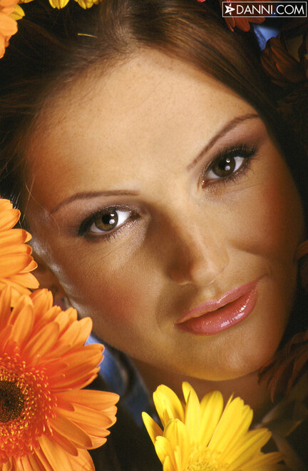 65316_Sandra_Shine_Floral008_122_1082lo