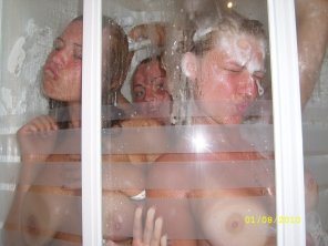 photo amateur Shower Girl Funsies