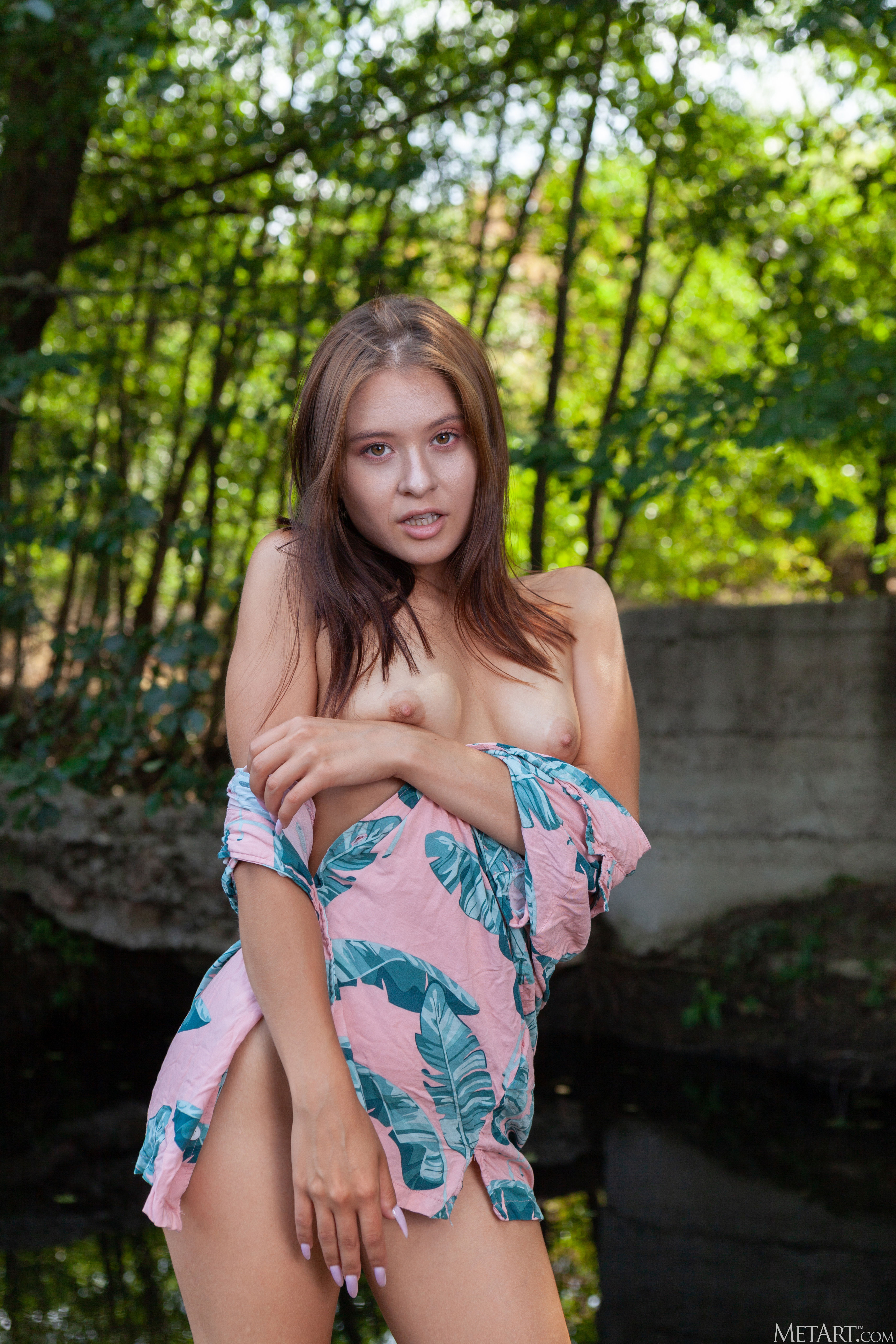amateur photo MetArt_Panties-and-Palms_Skye-Bloom_high_0047