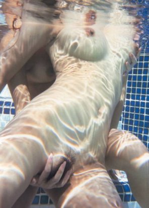 foto amateur In the pool