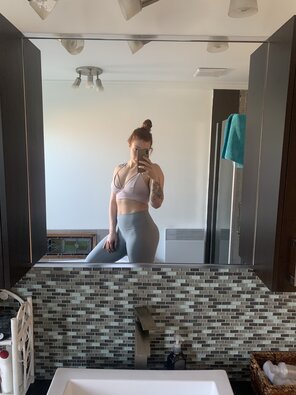 amateur pic Ready for the gym and gonna do some lifting.